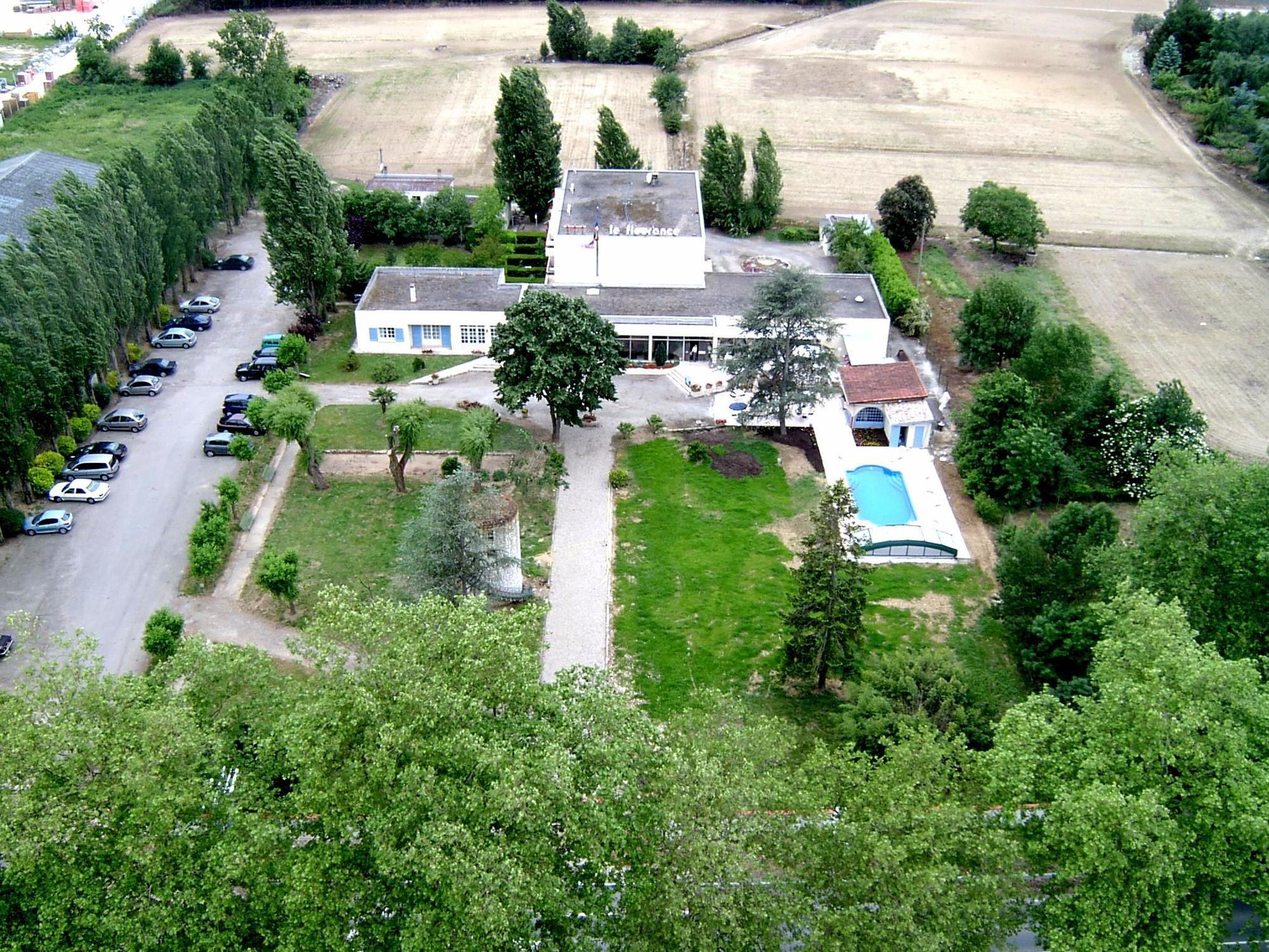 Logis Hotel & Restaurant Le Fleurance Zewnętrze zdjęcie